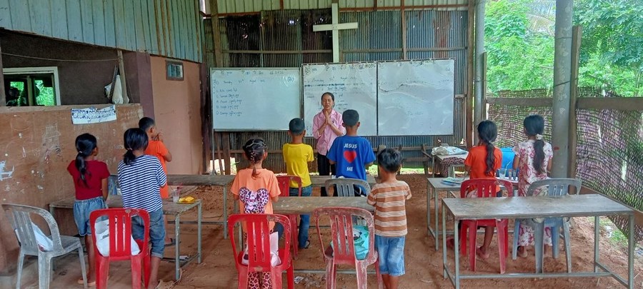 Children in class at the Chhuk Learning Centre