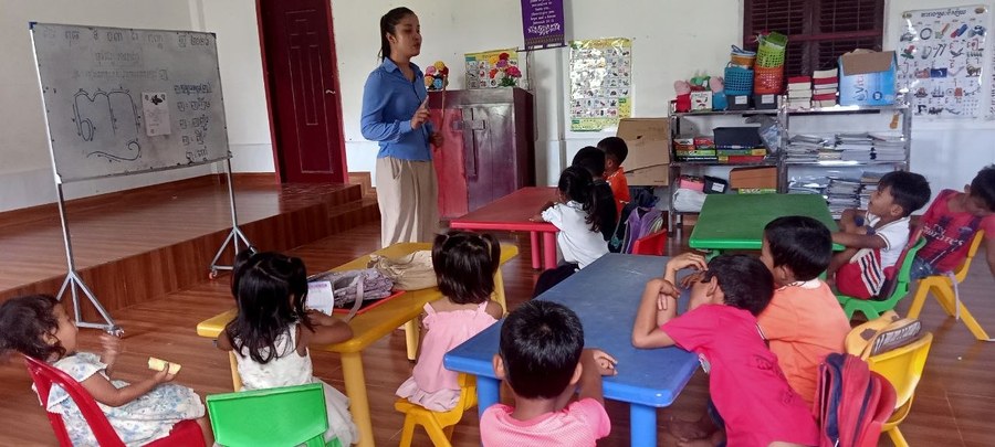 A teacher leading a lesson at the Chhuk Learning Centre